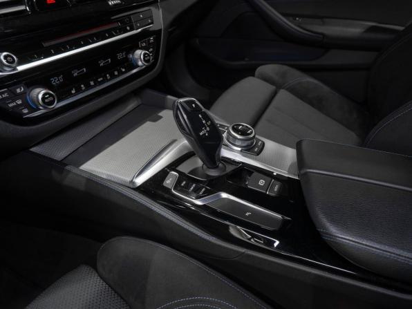 BMW 5 серии VII (G30/G31/G38) с пробегом 2018 года, цена 4 300 000 рублей, 53803 км, седан, Автокод Объявления