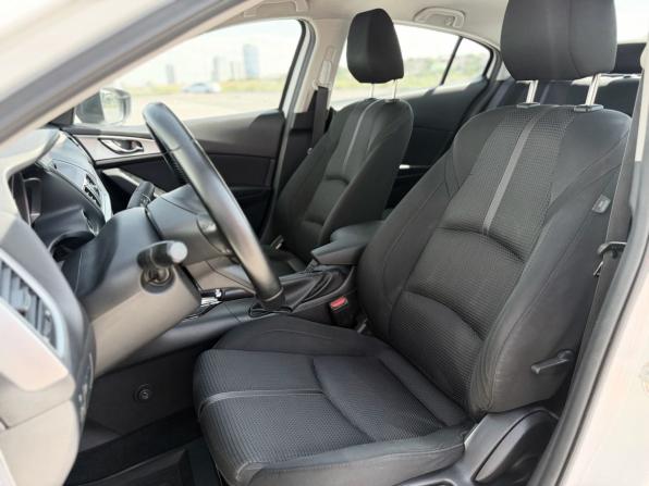 Mazda 3 III (BM) Рестайлинг с пробегом 2017 года, цена 1 600 000 рублей, 207512 км, седан, Автокод Объявления