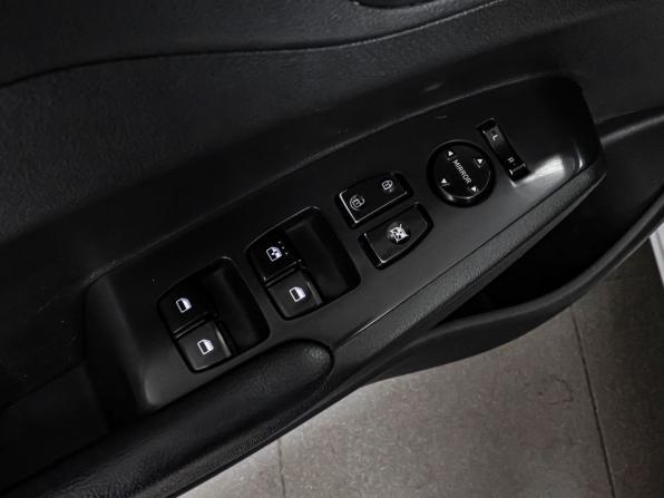 Hyundai Solaris II Рестайлинг с пробегом 2021 года, цена 1 249 000 рублей, 215050 км, седан, Автокод Объявления
