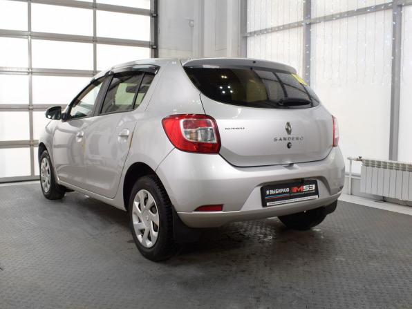 Renault Sandero II с пробегом 2017 года, цена 799 995 рублей, 118198 км, хэтчбек, Автокод Объявления