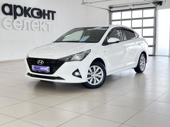 Hyundai Solaris II Рестайлинг с пробегом 2021 года, цена 1 699 000 рублей, 54345 км, седан, Автокод Объявления