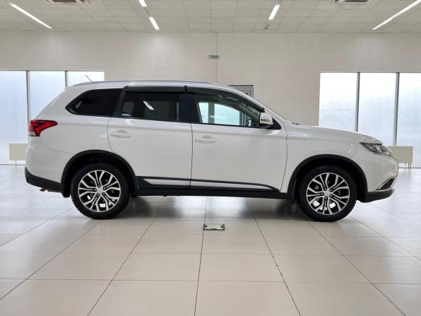Mitsubishi Outlander III Рестайлинг 2 с пробегом 2016 года, цена 1 885 000 рублей, 113112 км, внедорожник, Автокод Объявления