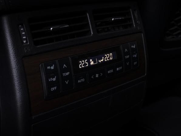 Toyota Land Cruiser 200 Series Рестайлинг 2 с пробегом 2019 года, цена 8 387 000 рублей, 31050 км, внедорожник, Автокод Объявления