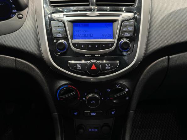 Hyundai Solaris I с пробегом 2011 года, цена 760 000 рублей, 185973 км, хэтчбек, Автокод Объявления
