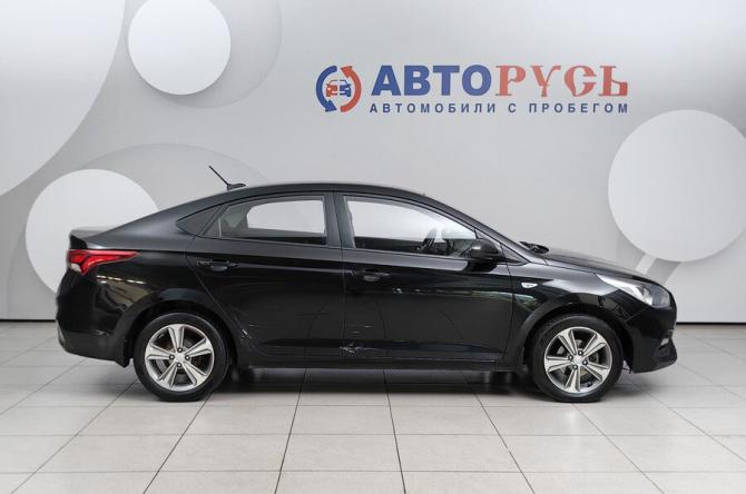 Hyundai Solaris II с пробегом 2017 года, цена 1 051 000 рублей, 155000 км, седан, Автокод Объявления