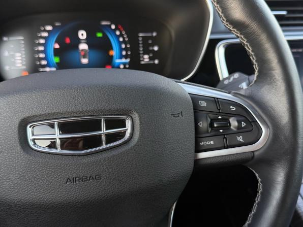 Geely Atlas Pro с пробегом 2022 года, цена 1 850 000 рублей, 73684 км, внедорожник, Автокод Объявления