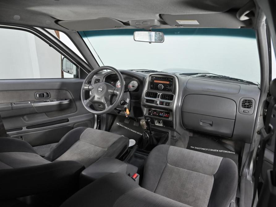 Nissan NP300 Москва  - изображение 7