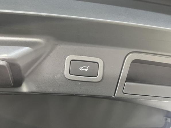 Land Rover Range Rover Velar I с пробегом 2018 года, цена 3 815 000 рублей, 115892 км, внедорожник, Автокод Объявления