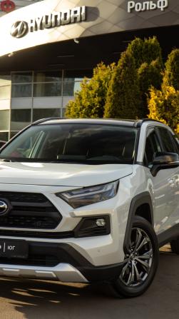 Toyota RAV4 V (XA50) с пробегом 2023 года, цена 3 568 000 рублей, 39276 км, внедорожник, Автокод Объявления