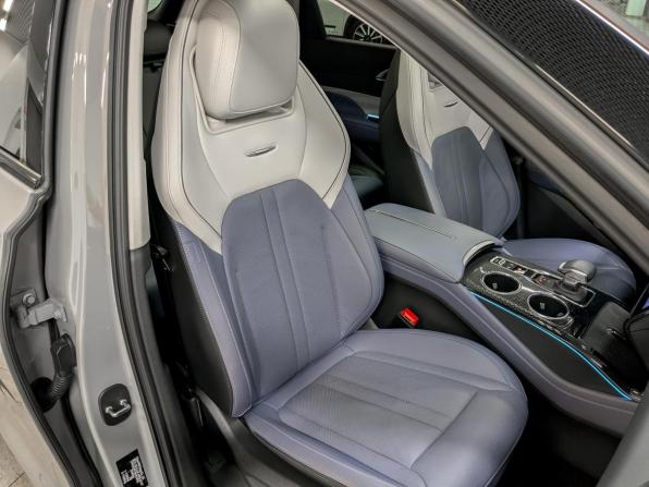 Hongqi HS3 с пробегом 2024 года, цена 2 950 000 рублей, 16944 км, внедорожник, Автокод Объявления