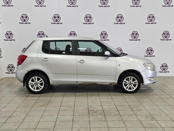 Skoda Fabia II Рестайлинг с пробегом 2010 года, цена 422 000 рублей, 239041 км, хэтчбек, Автокод Объявления