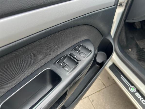 Skoda Octavia II (A5) Рестайлинг с пробегом 2012 года, цена 1 078 000 рублей, 122310 км, лифтбек, Автокод Объявления