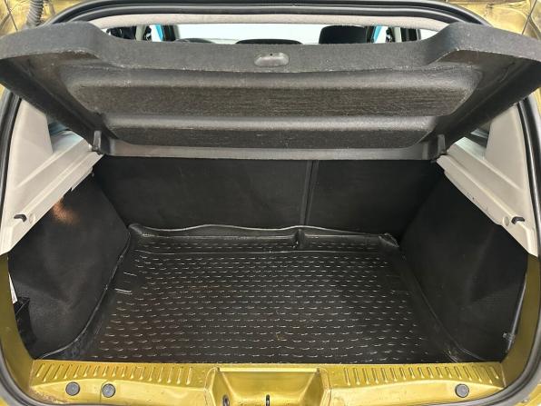 Renault Sandero II с пробегом 2015 года, цена 970 000 рублей, 106922 км, хэтчбек, Автокод Объявления