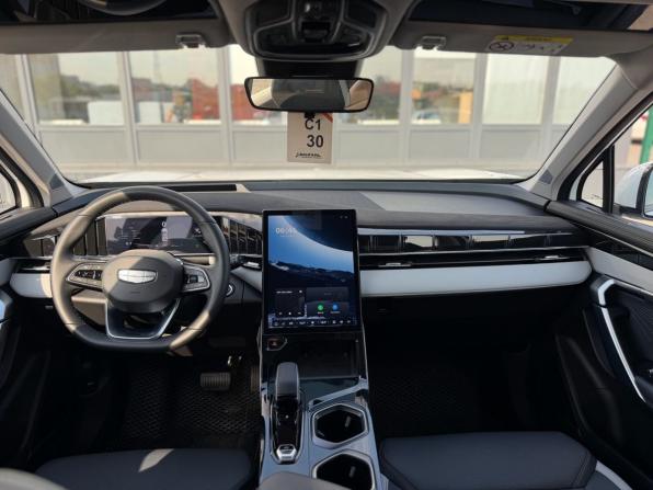 Geely Atlas II с пробегом 2024 года, цена 3 199 000 рублей, 4269 км, внедорожник, Автокод Объявления