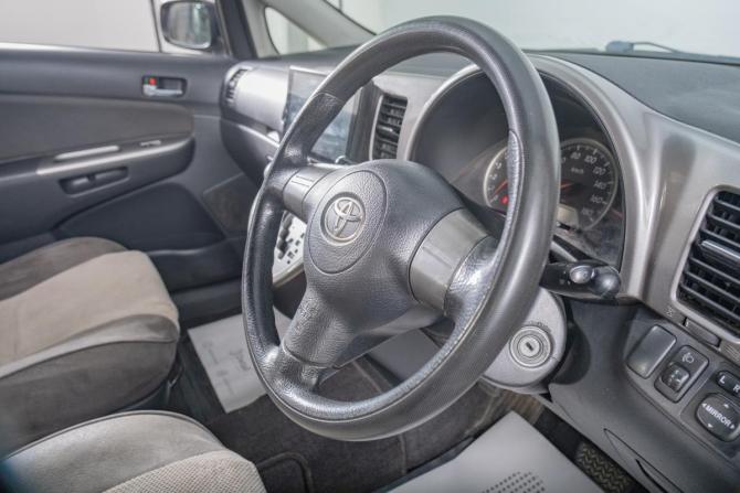 Toyota Wish I Рестайлинг с пробегом 2008 года, цена 1 129 000 рублей, 239000 км, компактвэн, Автокод Объявления