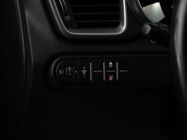 Kia Ceed III с пробегом 2021 года, цена 2 099 055 рублей, 66166 км, универсал, Автокод Объявления