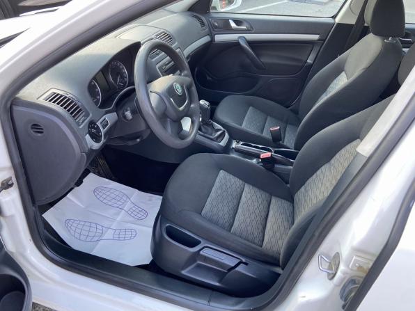 Skoda Octavia II (A5) Рестайлинг с пробегом 2013 года, цена 948 000 рублей, 76400 км, лифтбек, Автокод Объявления