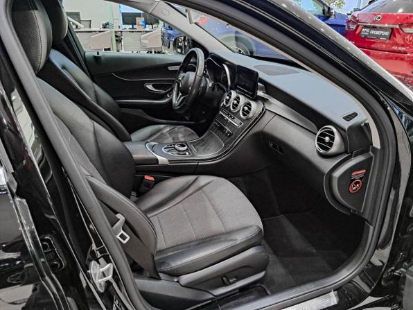 Mercedes-Benz C-Класс IV (W205) Рестайлинг с пробегом 2019 года, цена 2 750 000 рублей, 129829 км, седан, Автокод Объявления