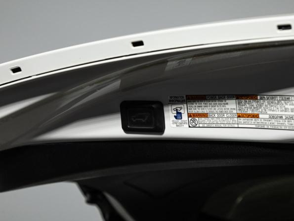 Toyota RAV4 IV (XA40) Рестайлинг с пробегом 2016 года, цена 2 449 700 рублей, 97652 км, внедорожник, Автокод Объявления