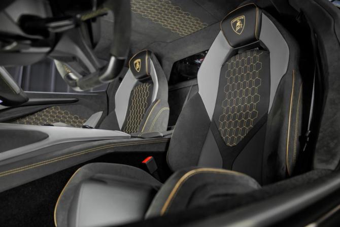 Новый Lamborghini Revuelto 2024 года, цена 88 500 000 рублей, купе, Автокод Объявления