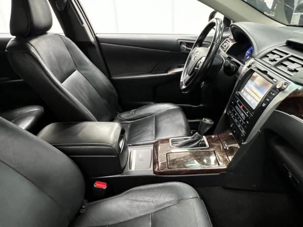 Toyota Camry VII (XV50) Рестайлинг с пробегом 2016 года, цена 1 950 000 рублей, 150726 км, седан, Автокод Объявления