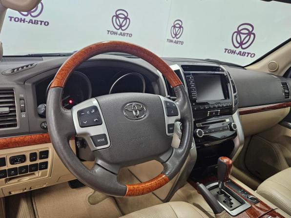 Toyota Land Cruiser 200 Series Рестайлинг 1 с пробегом 2014 года, цена 3 655 000 рублей, 193018 км, внедорожник, Автокод Объявления
