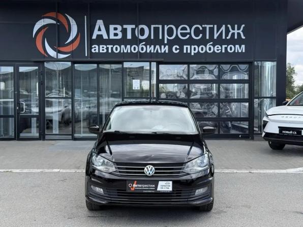 Volkswagen Polo V Рестайлинг с пробегом 2017 года, цена 1 050 000 рублей, 76215 км, седан, Автокод Объявления