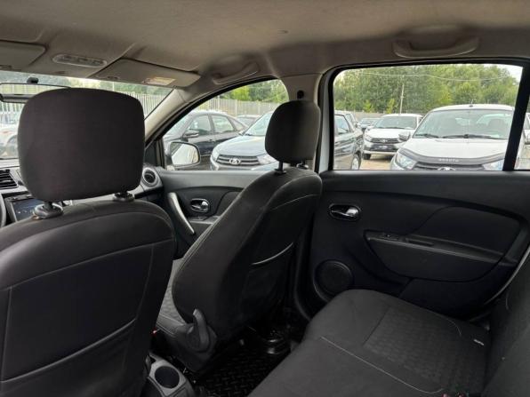 Renault Logan II с пробегом 2015 года, цена 672 000 рублей, 218089 км, седан, Автокод Объявления