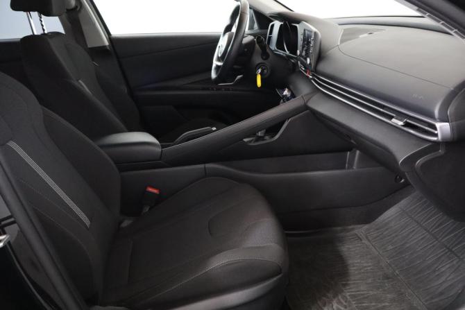 Hyundai Elantra VII (CN7) с пробегом 2021 года, цена 1 799 000 рублей, 41000 км, седан, Автокод Объявления