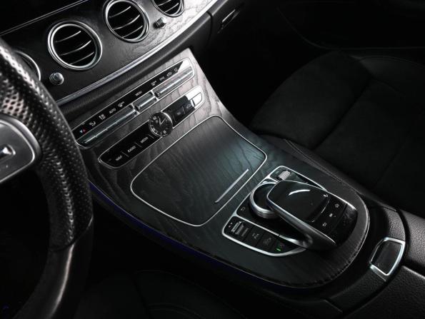 Mercedes-Benz E-Класс V (W213 S213 C238) с пробегом 2018 года, цена 3 190 000 рублей, 150101 км, седан, Автокод Объявления