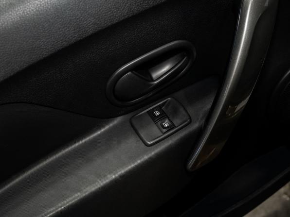 Renault Logan II Рестайлинг с пробегом 2019 года, цена 885 000 рублей, 80470 км, седан, Автокод Объявления