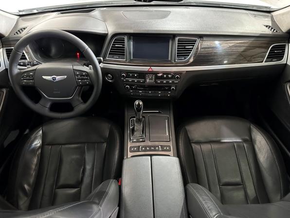 Hyundai Genesis II с пробегом 2014 года, цена 1 720 000 рублей, 202483 км, седан, Автокод Объявления