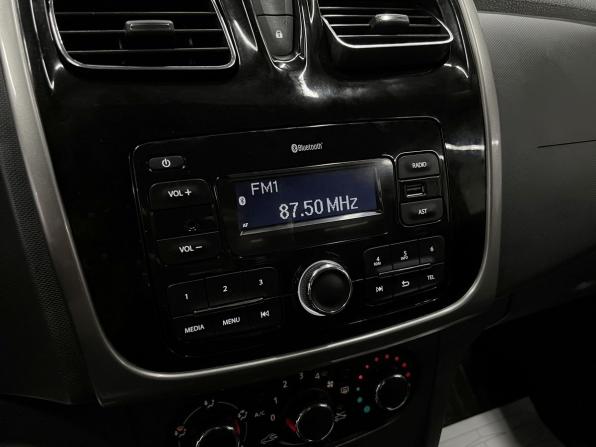 Renault Logan II Рестайлинг с пробегом 2019 года, цена 1 040 000 рублей, 97699 км, седан, Автокод Объявления
