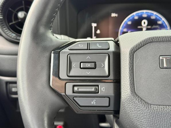 Toyota Land Cruiser Prado 250 Series с пробегом 2024 года, цена 8 140 000 рублей, 10846 км, внедорожник, Автокод Объявления