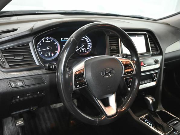 Hyundai Sonata VII (LF) Рестайлинг с пробегом 2018 года, цена 1 598 000 рублей, 121819 км, седан, Автокод Объявления