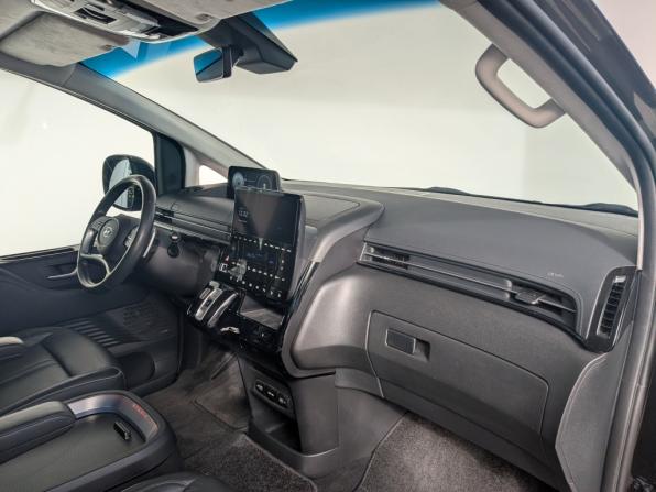 Hyundai Staria I с пробегом 2023 года, цена 4 850 000 рублей, 48774 км, минивэн, Автокод Объявления