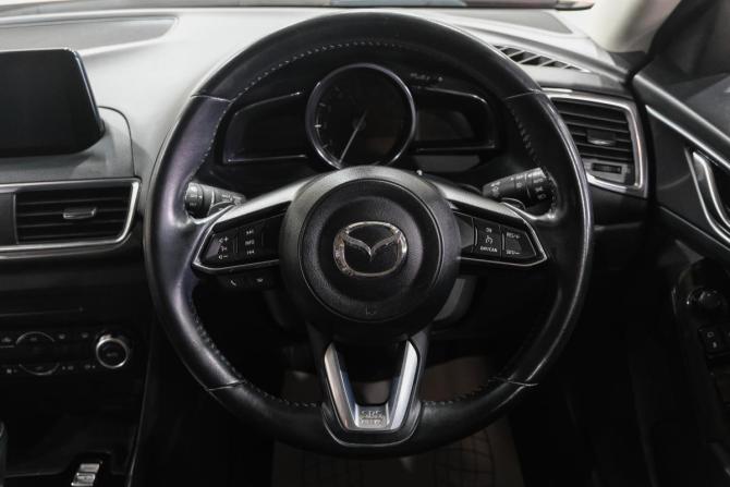 Mazda Axela III с пробегом 2017 года, цена 1 549 000 рублей, 118000 км, хэтчбек, Автокод Объявления