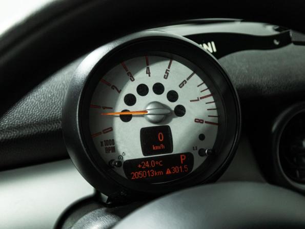 Mini Hatch II (R56) Рестайлинг с пробегом 2011 года, цена 749 585 рублей, 205012 км, хэтчбек, Автокод Объявления