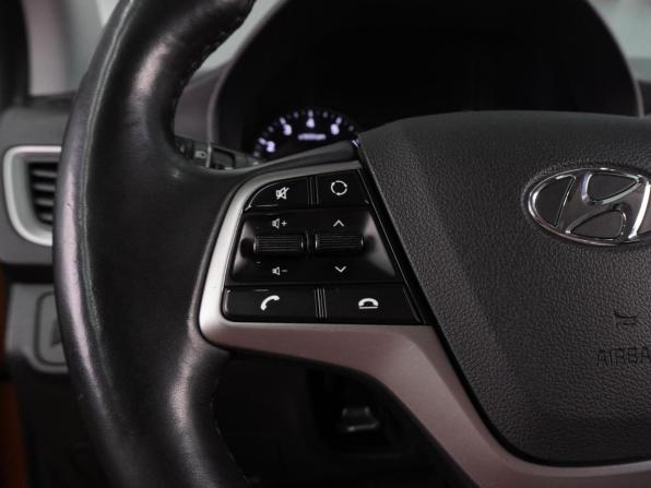 Hyundai Solaris II с пробегом 2017 года, цена 1 349 000 рублей, 133646 км, седан, Автокод Объявления