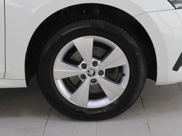 Skoda Octavia IV (A8) с пробегом 2021 года, цена 2 689 900 рублей, 33209 км, лифтбек, Автокод Объявления
