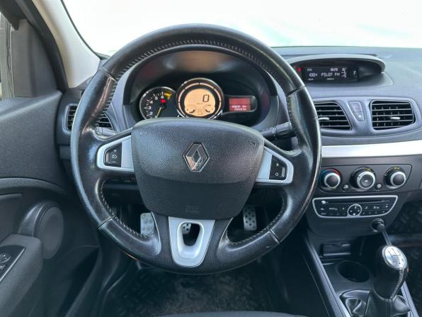 Renault Megane III Рестайлинг с пробегом 2012 года, цена 685 000 рублей, 195810 км, хэтчбек, Автокод Объявления