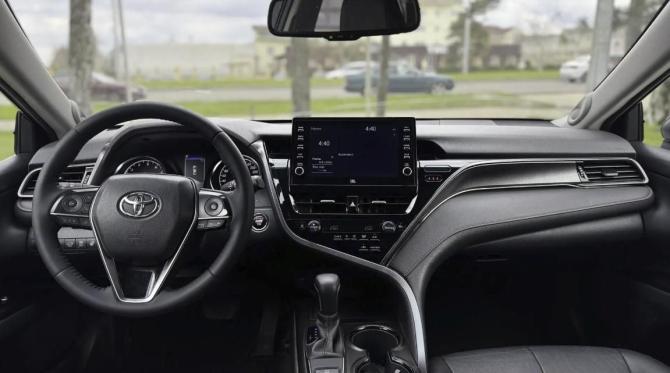 Toyota Camry VIII (XV70) Рестайлинг с пробегом 2021 года, цена 3 050 000 рублей, 114809 км, седан, Автокод Объявления