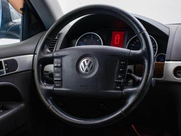 Volkswagen Touareg I Рестайлинг с пробегом 2007 года, цена 945 000 рублей, 223211 км, внедорожник, Автокод Объявления