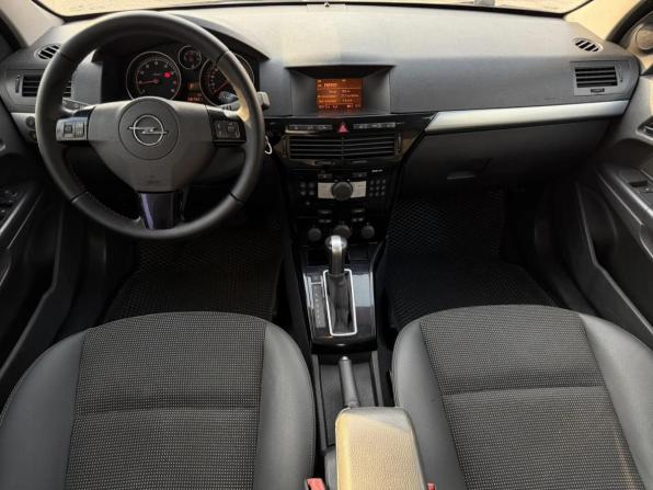 Opel Astra H Рестайлинг с пробегом 2013 года, цена 549 000 рублей, 287000 км, седан, Автокод Объявления