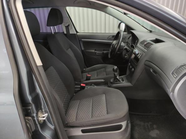 Skoda Octavia II (A5) Рестайлинг с пробегом 2010 года, цена 660 000 рублей, 214072 км, лифтбек, Автокод Объявления