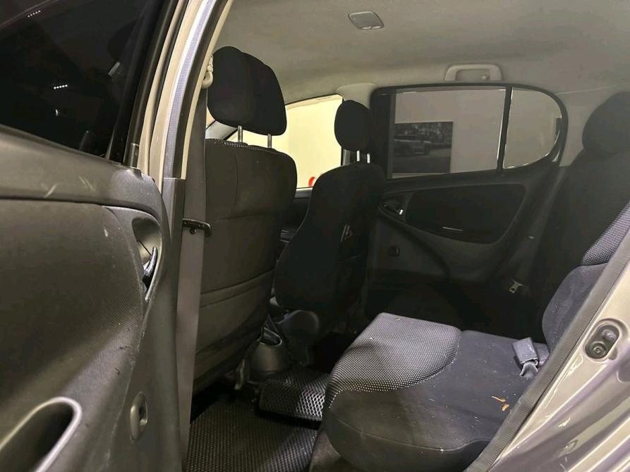 Toyota Vitz I (P10) Новосибирск  - изображение 12