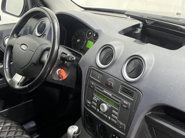 Ford Fusion I Рестайлинг с пробегом 2006 года, цена 475 000 рублей, 183327 км, хэтчбек, Автокод Объявления