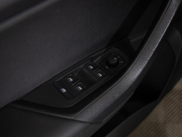 Skoda Karoq I с пробегом 2021 года, цена 2 049 000 рублей, 118685 км, внедорожник, Автокод Объявления