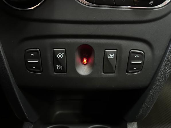 Renault Sandero II с пробегом 2016 года, цена 775 000 рублей, 222551 км, хэтчбек, Автокод Объявления
