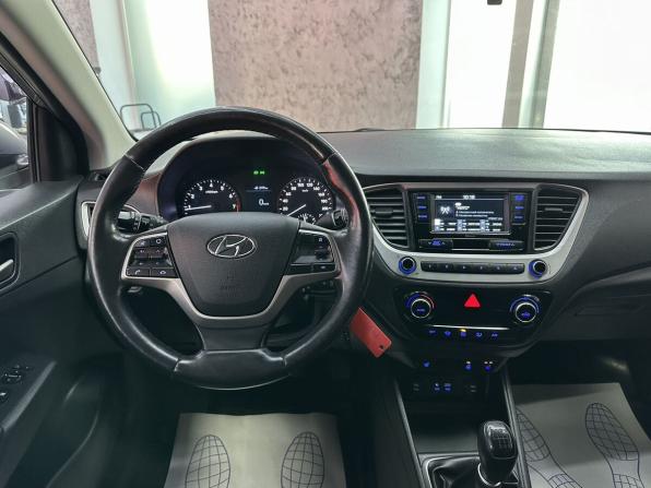 Hyundai Solaris II с пробегом 2018 года, цена 1 265 000 рублей, 109951 км, седан, Автокод Объявления